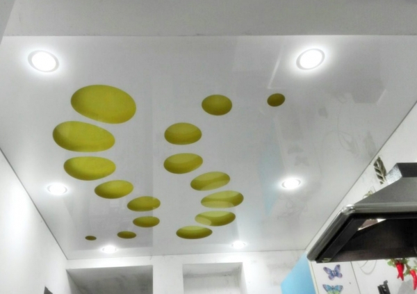 Меняем старый потолок на новый!