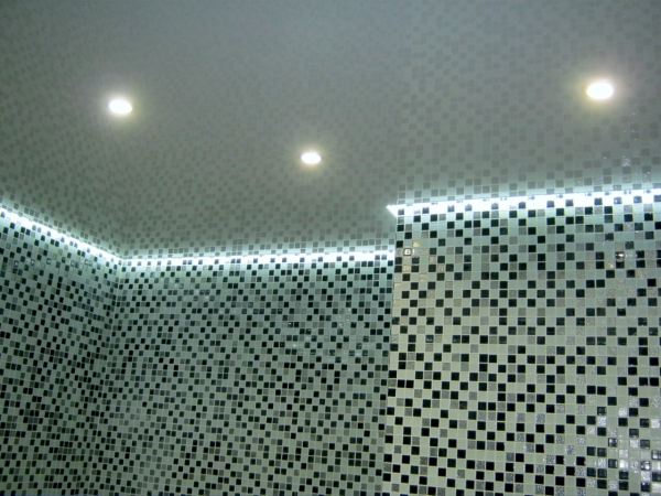 Цветной Глянцевый потолок на лоджию 4 м²